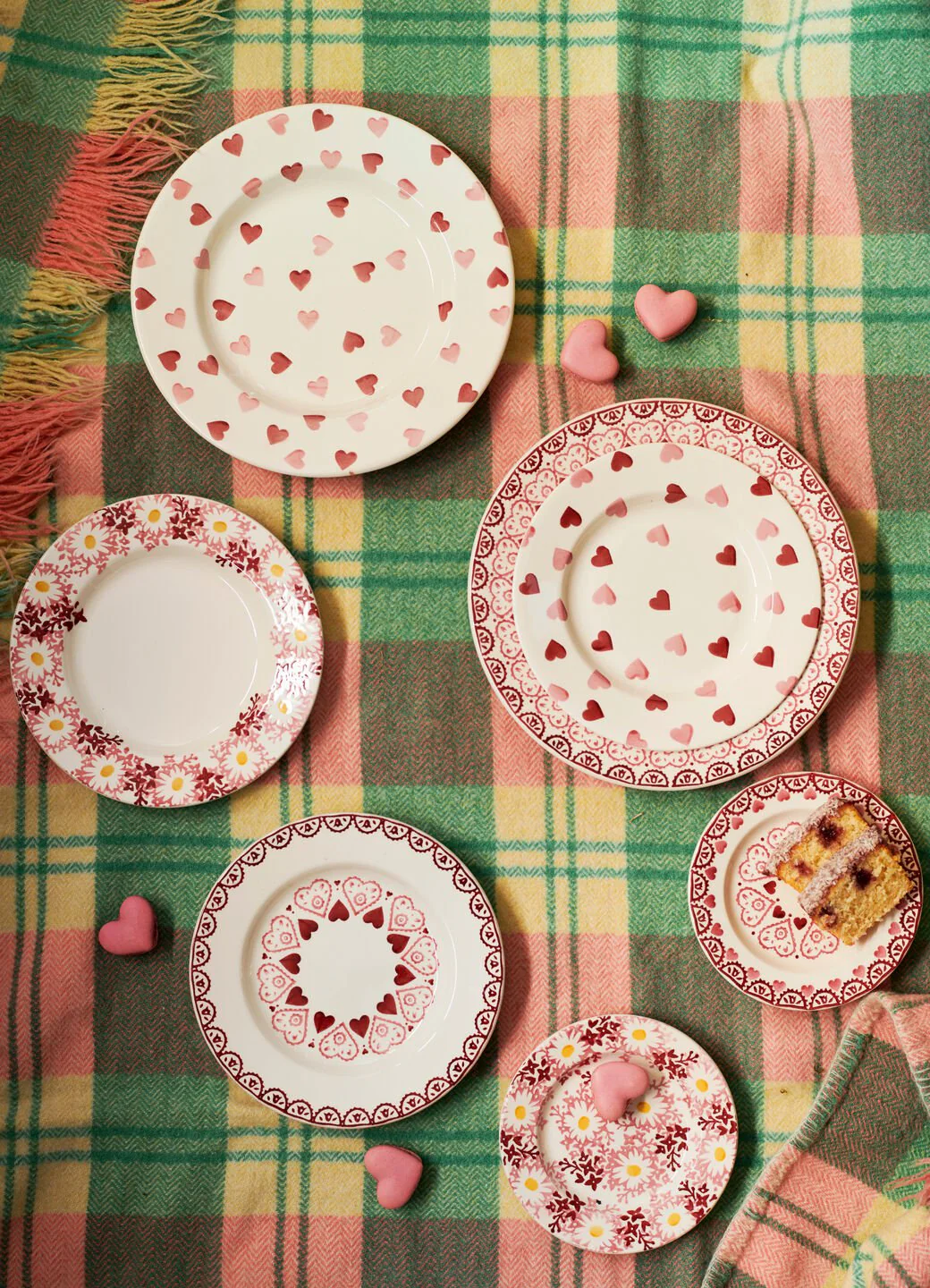 Pink Hearts Medium Dinner Plate, 8.5 Inch - Image 3